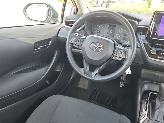 Used 2023  Toyota LE image 9