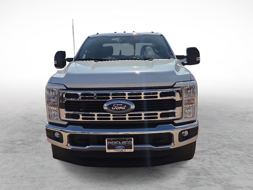 New 2026 Oxford White Ford F-350® XL image 3