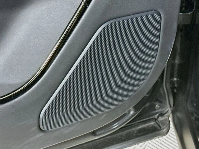 Certified Used 2024 Gray Land Rover Dynamic SE image 21