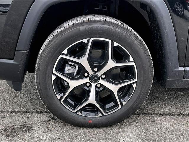 New 2026 Diamond Black Crystal Pearl-Coat Exterior Paint Jeep Limited image 7