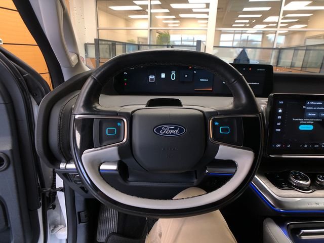 Used 2025 Oxford White Ford Platinum image 13