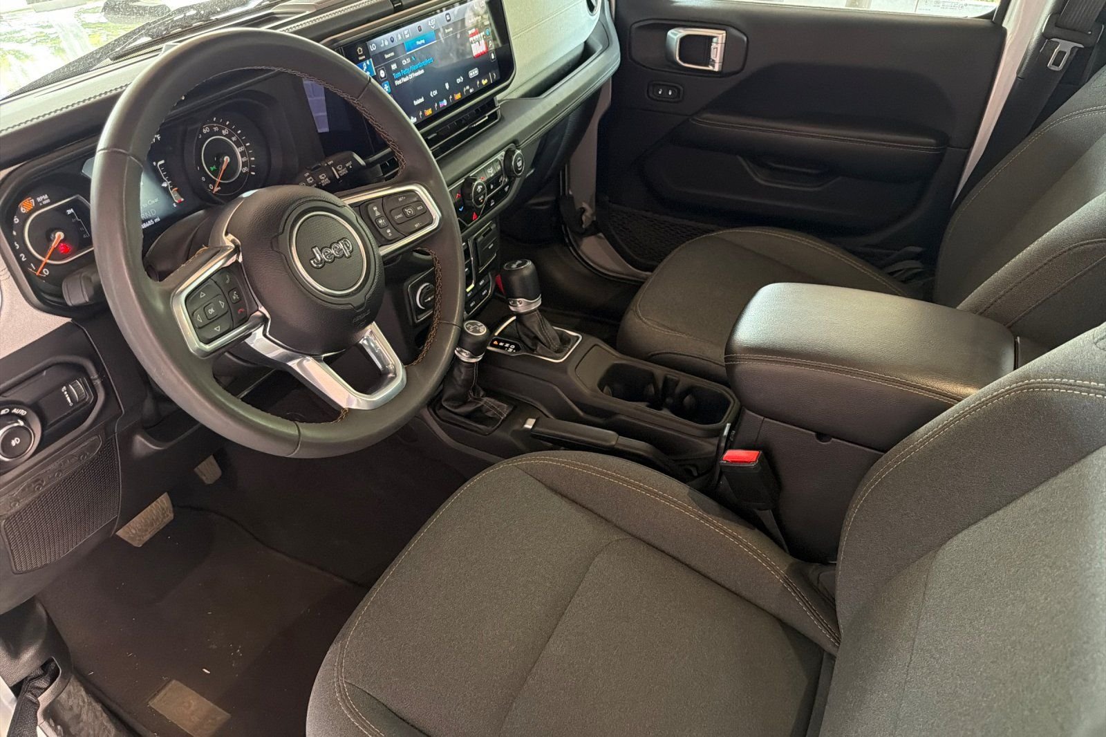 2024 Jeep Wrangler 4-Door Sahara - Photo 11
