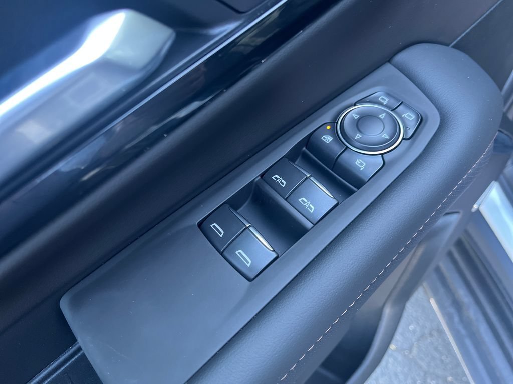 2026 Chevrolet Suburban High Country - Photo 11