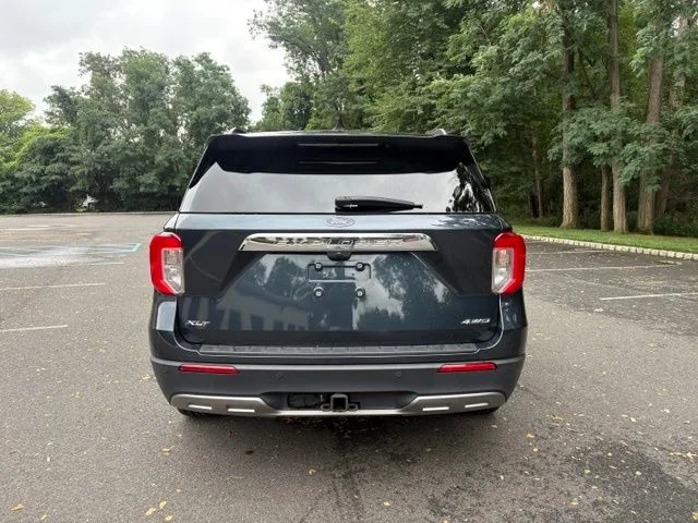 Certified Used 2023 Blue Metallic Ford XLT image 5