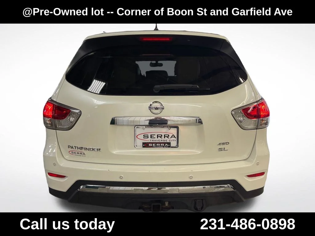 Used 2016 White Nissan SL image 4