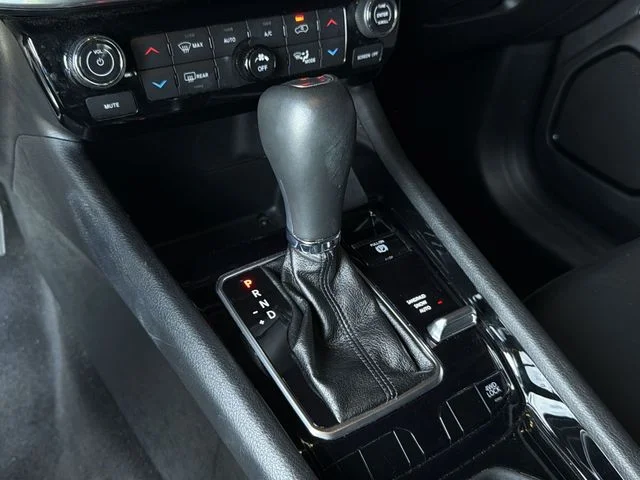 Used 2024 Silver Jeep Limited image 26