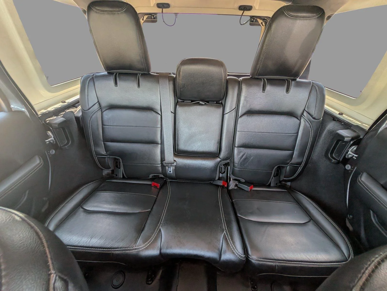 Used 2020 Granite Crystal Metallic Clearcoat Jeep North Edition image 68
