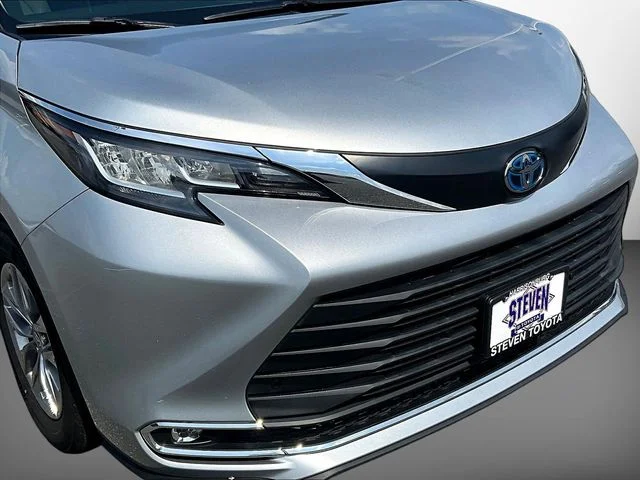 Used 2023 Silver Toyota XLE image 35