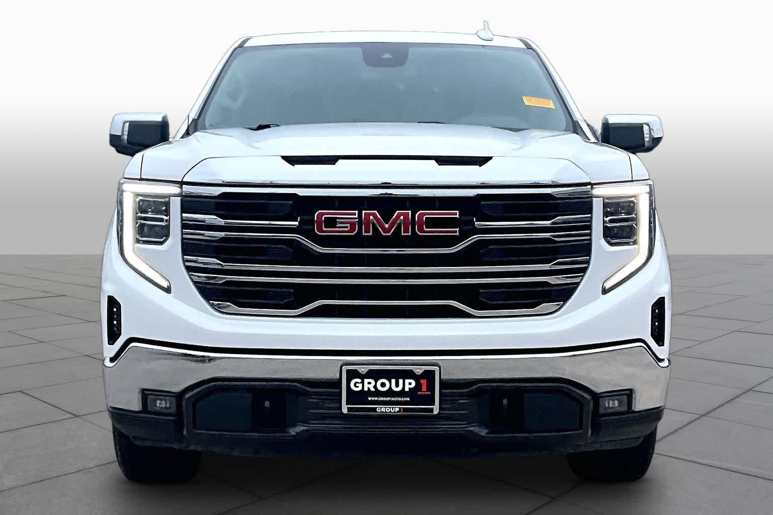 Used 2023 Sterling Metallic GMC AT4X image 4