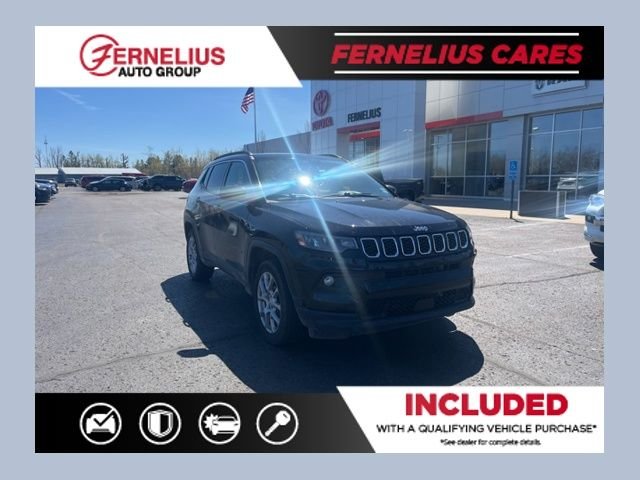 2024 Jeep Compass Latitude Lux 4X4's photo