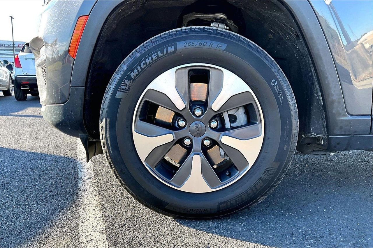 Used 2023 Baltic Gray Metallic Clearcoat Jeep SUV image 2