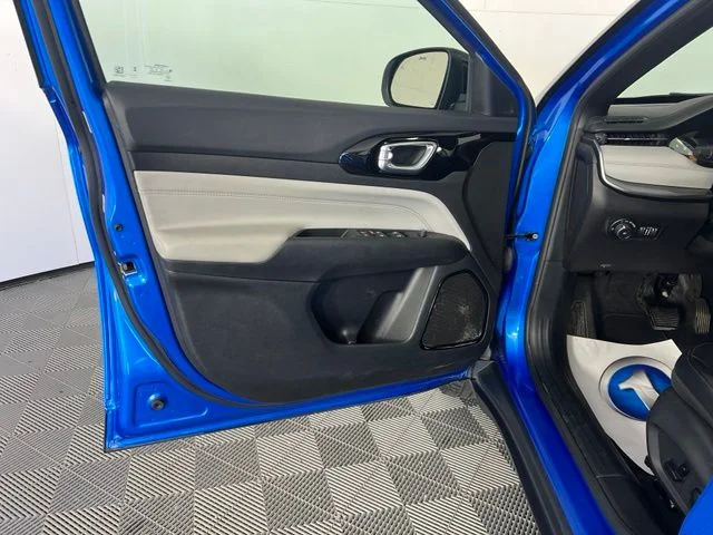 Used 2025 Blue Jeep Limited image 15