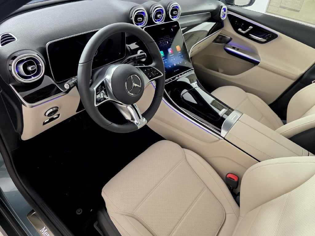 New 2027 Verde Silver Metallic Mercedes-Benz GLC 300 image 23