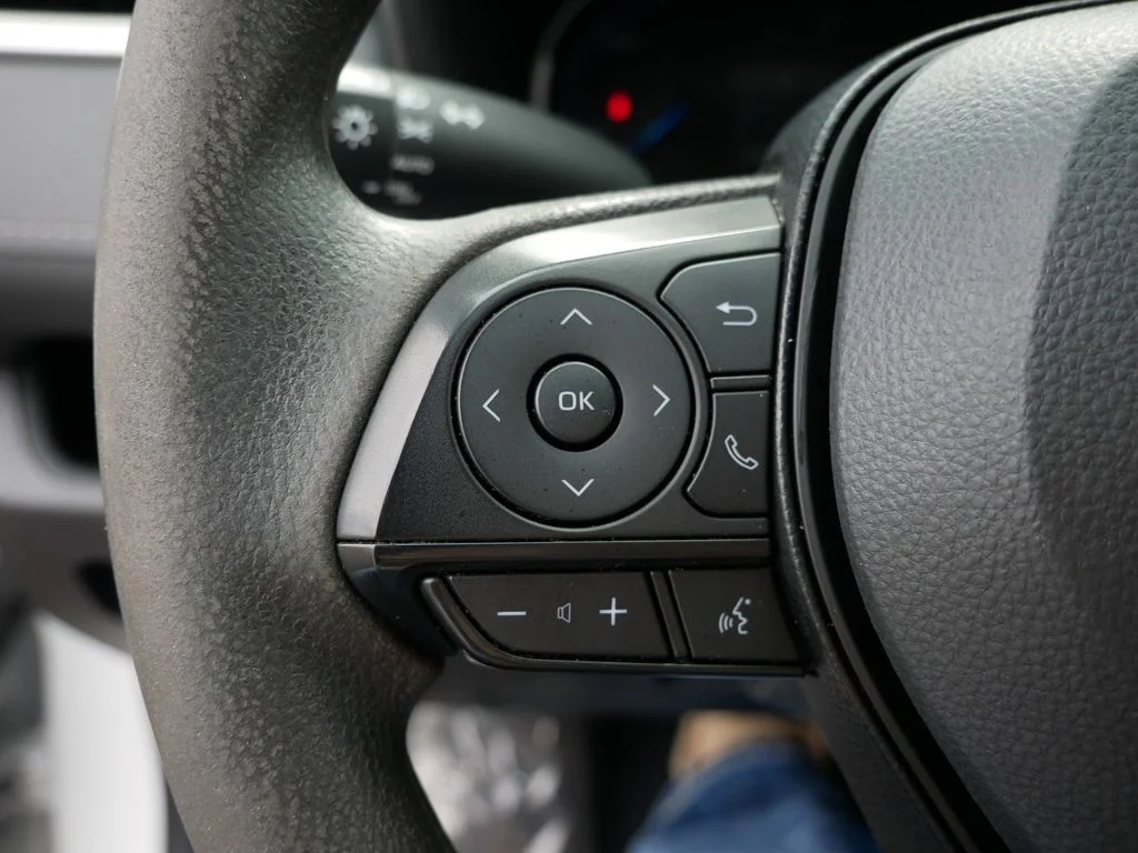 Used 2025 White Toyota XLE image 27