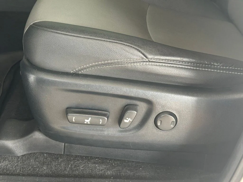 Used 2019 Silver Toyota SR5 Premium image 14