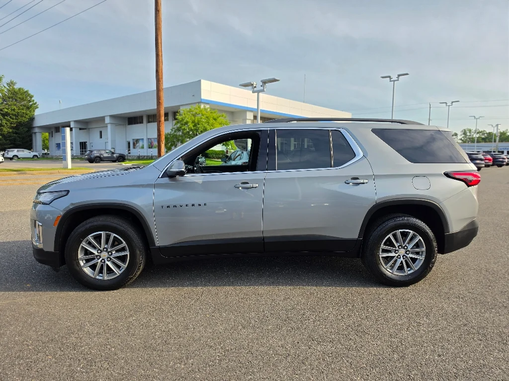 Used 2023 Sterling Gray Metallic Chevrolet LT image 18