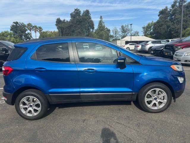 Used 2018 Blue Ford SE image 4
