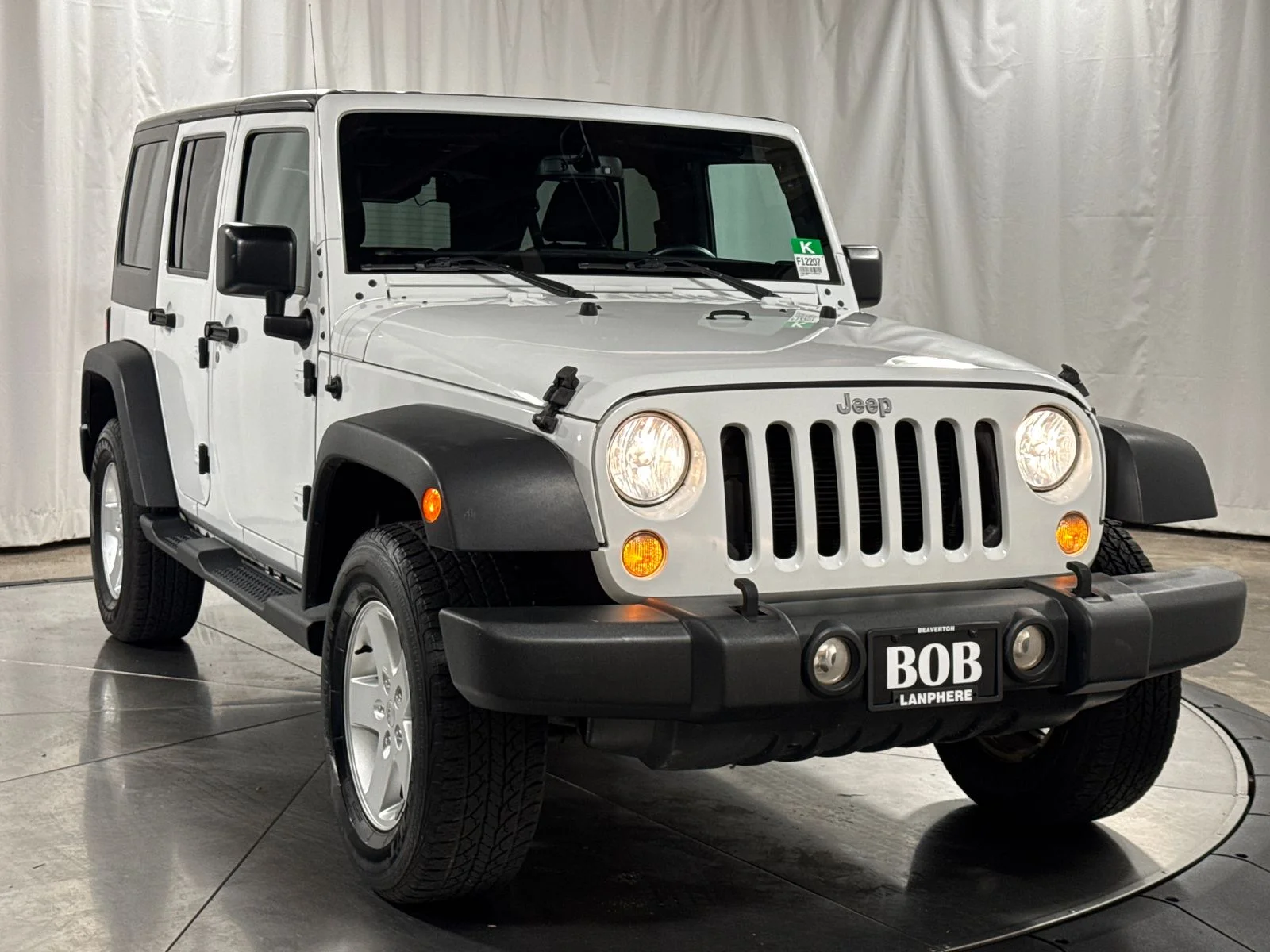 Used 2018 Bright White Clearcoat Jeep Unlimited Sport image 14