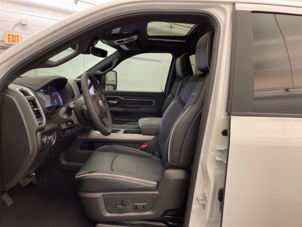 New 2026 Bright White Clear-Coat Exterior Paint RAM Laramie SRW image 21