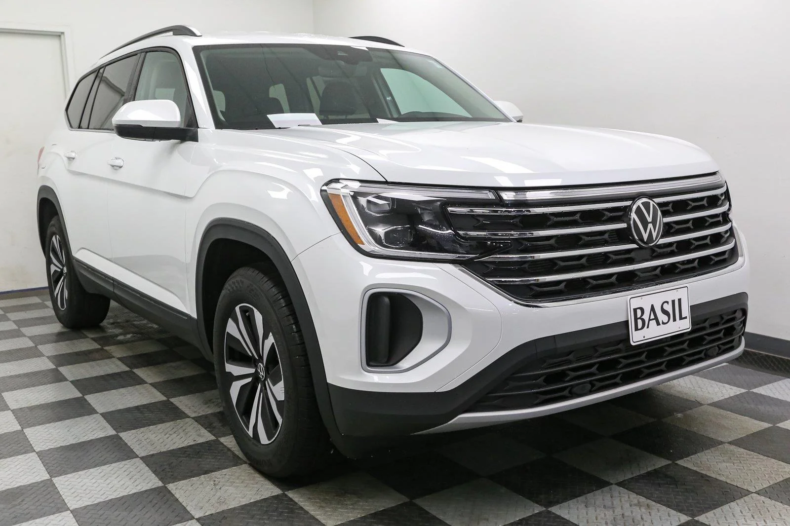 New 2026 Opal White Pearl Volkswagen 2.0T SE image 2