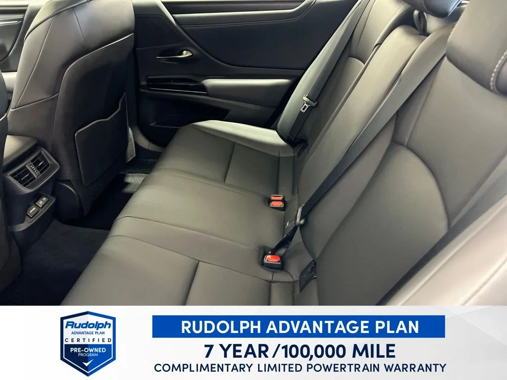Used 2025 White Lexus 300h image 27