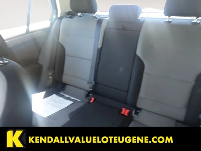 Used 2016 Blue Volkswagen SE image 13