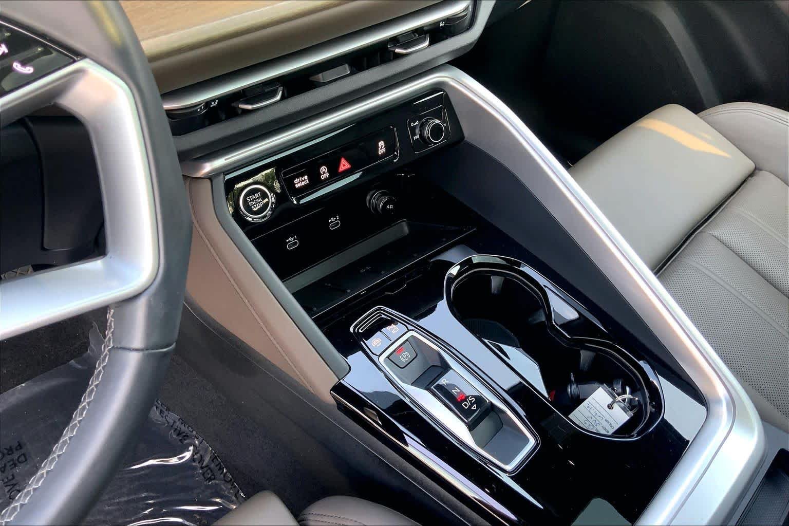 Used 2025 Arkona White Audi Premium Plus image 17
