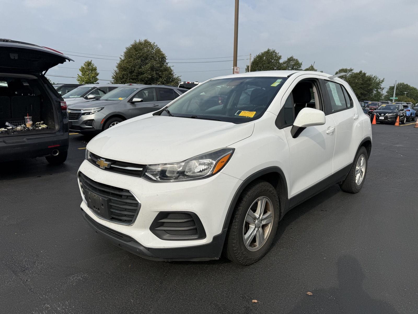 Used 2019 SUMMIT WHITE Chevrolet LS image 2