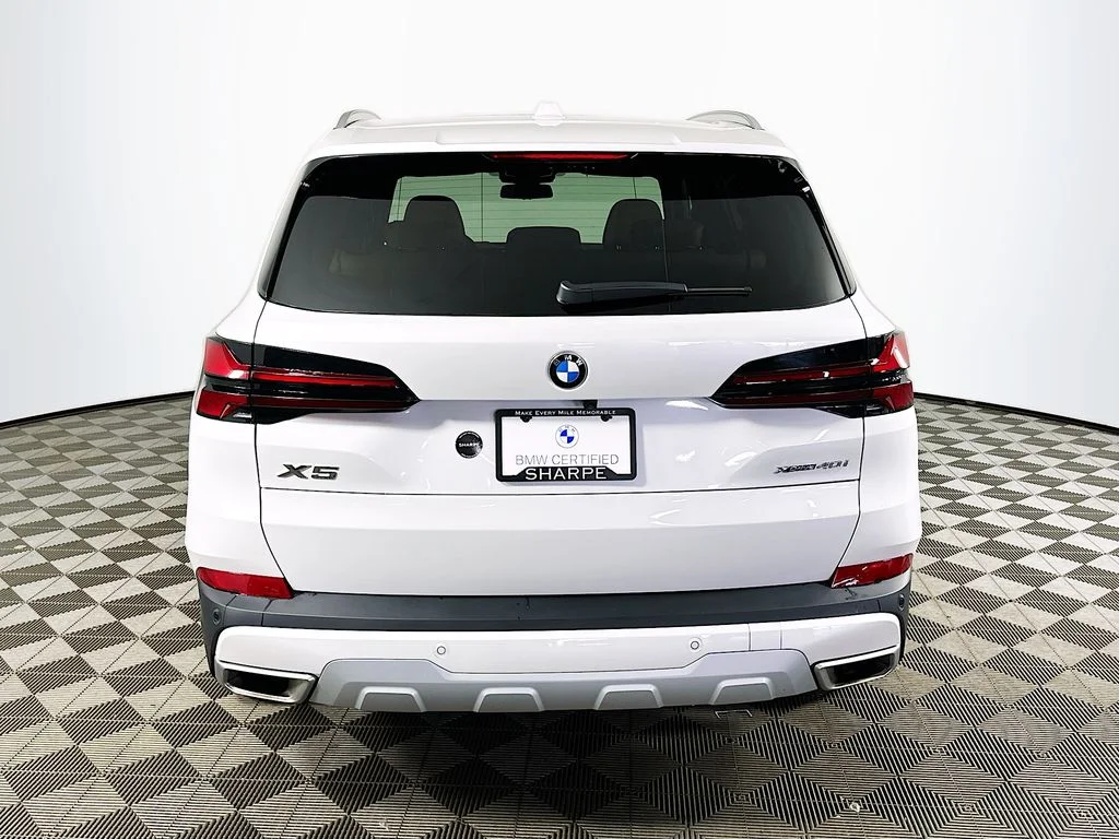Used 2026 White Metallic BMW xDrive40i image 6