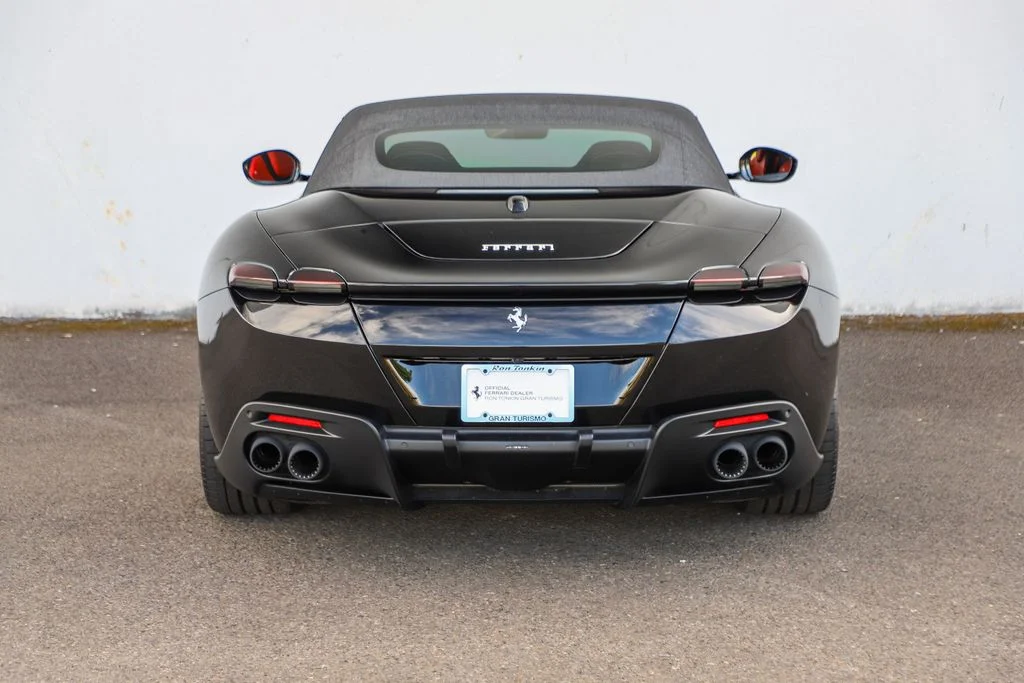 Used 2025 Nero Ferrari Spider image 31