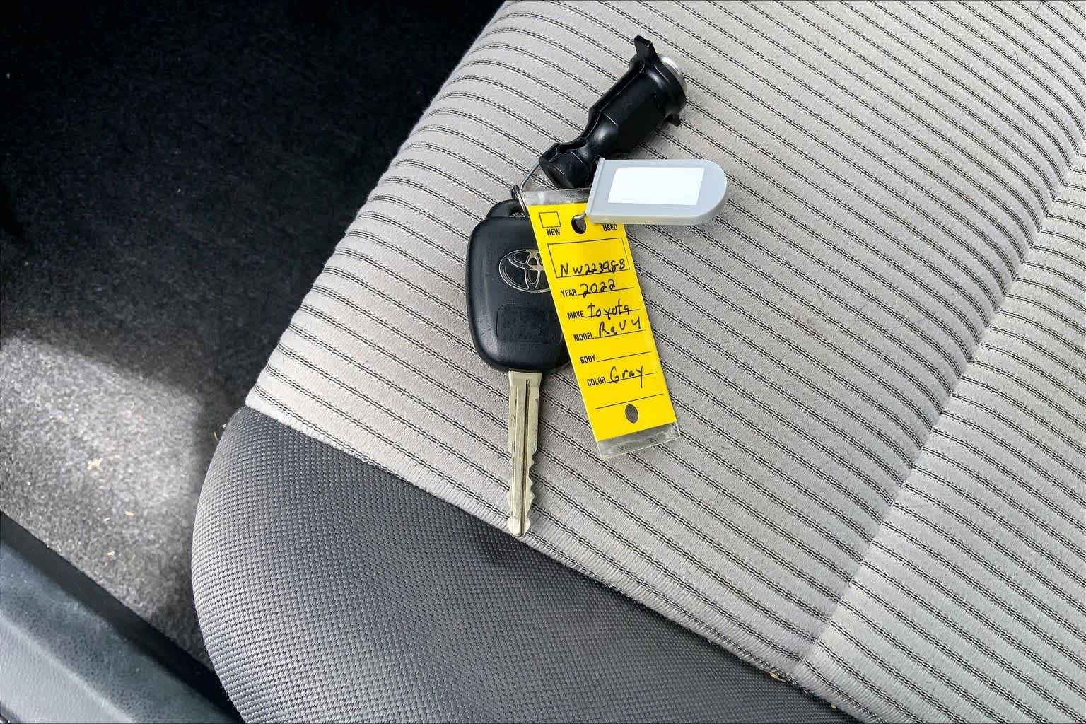 Used 2013 Classic Silver Metallic Toyota LE image 15