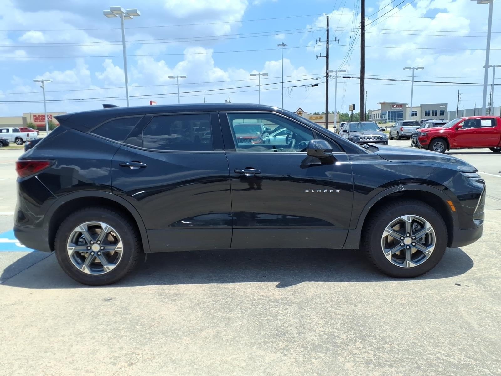 Used 2025 Black Chevrolet LT image 4