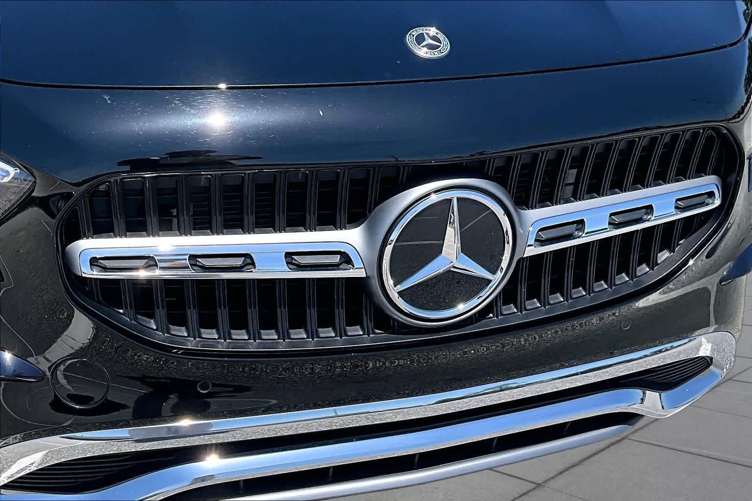 Used 2025 Night Black Mercedes-Benz GLA 250 image 30