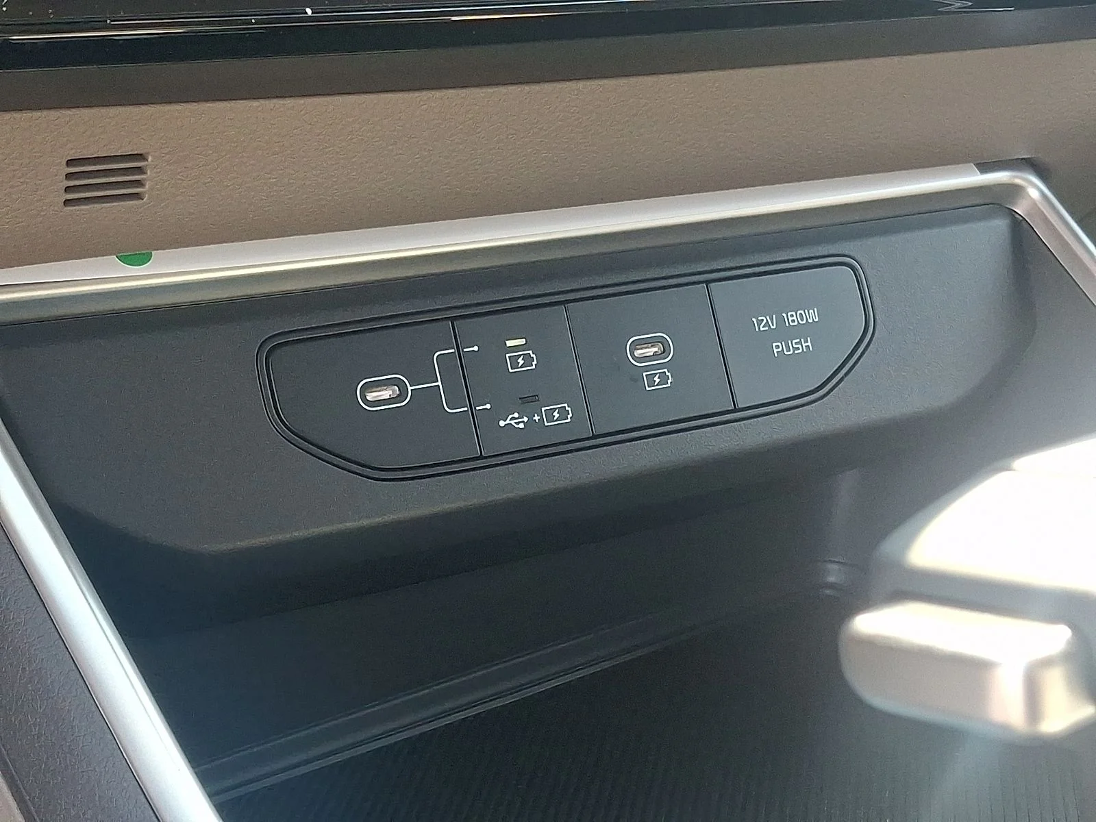 New 2027 White Kia LXS image 21