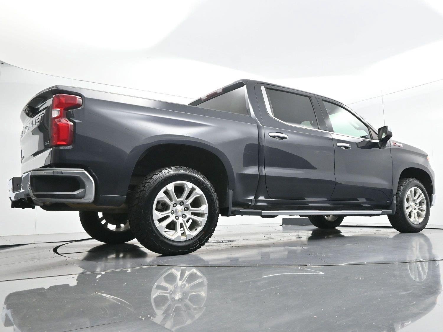 Used 2022 Dark Ash Metallic Chevrolet LTZ image 47