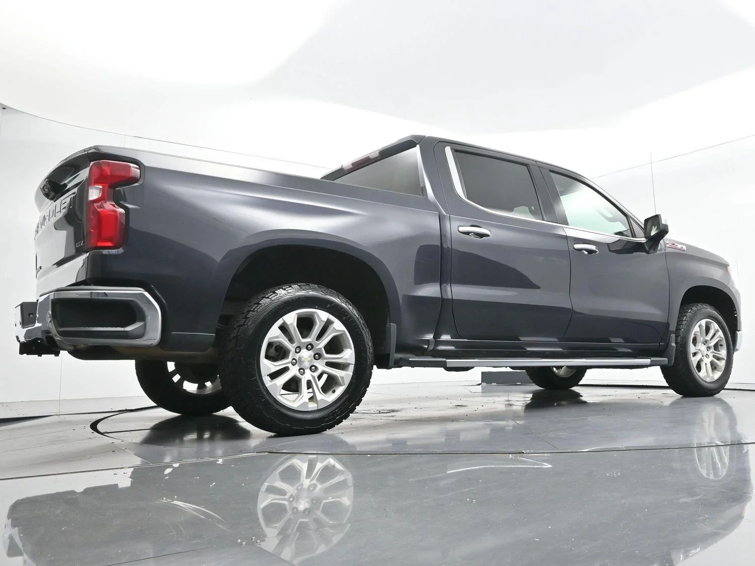 Used 2022 Dark Ash Metallic Chevrolet LTZ image 47