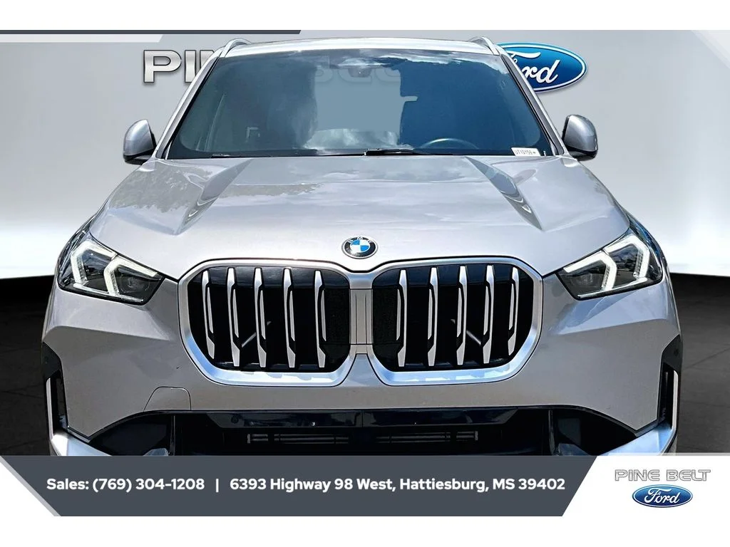 Used 2025 Space Silver Metallic BMW xDrive28i image 3