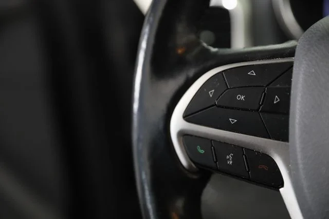 Used 2020 Gray Jeep Altitude image 4