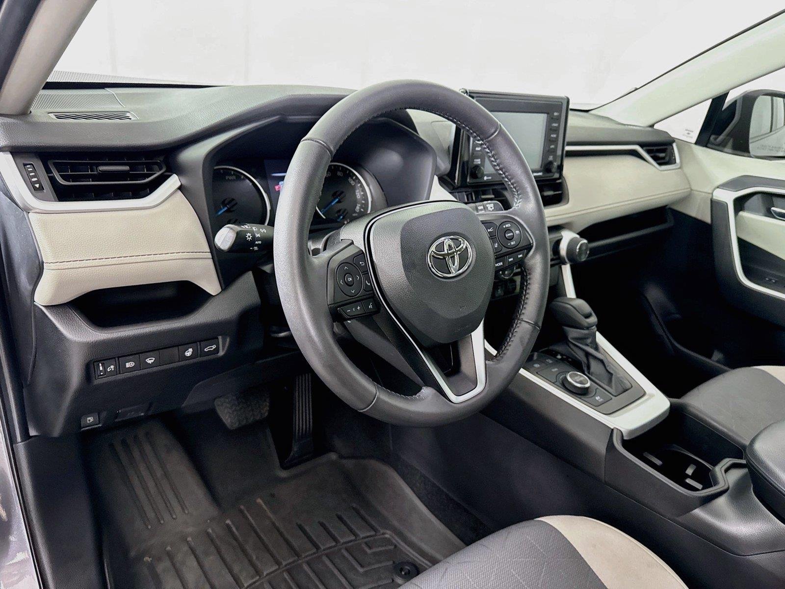 Certified Used 2022 Magnetic Gray Metallic Toyota XLE image 4