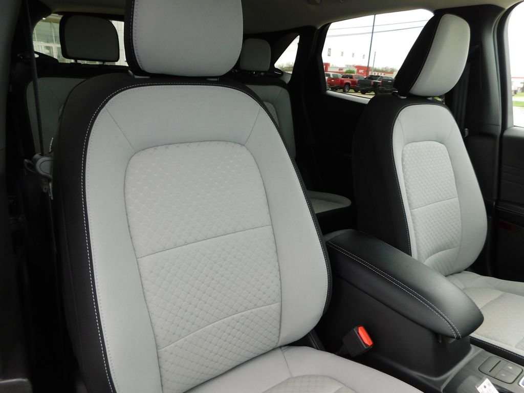 Used 2023 Gray Ford Active image 19