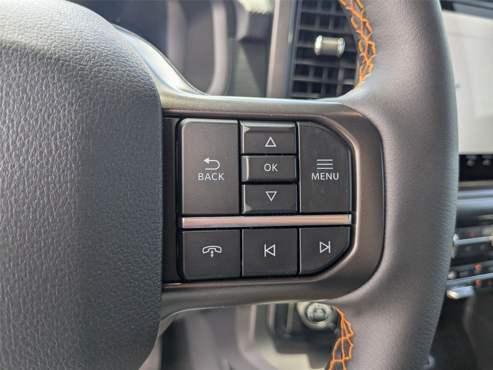 New 2026 Carbonized Gray Metallic Ford Tremor® image 19
