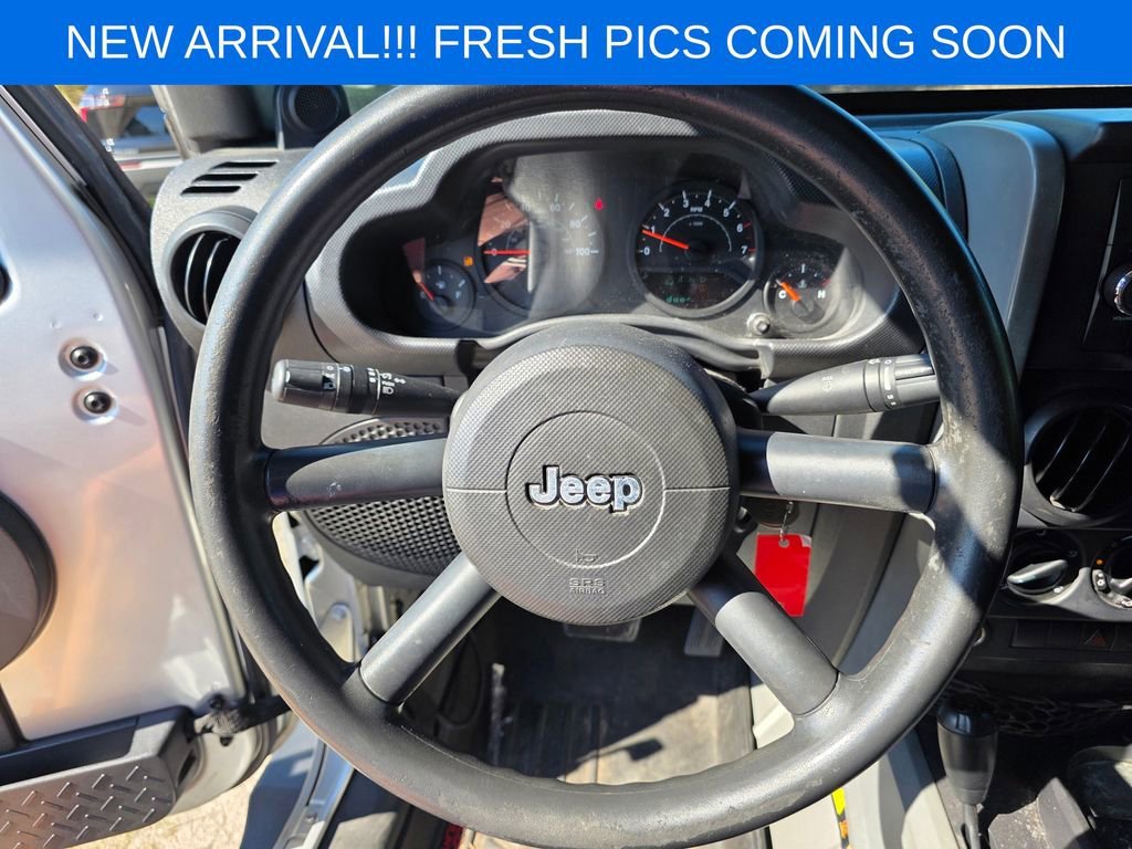 Used 2009 Silver Jeep X image 11