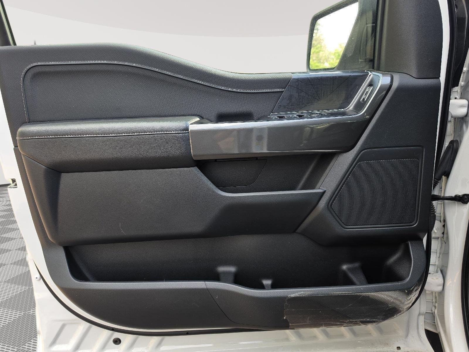 Used 2023 Oxford White Ford XLT image 7