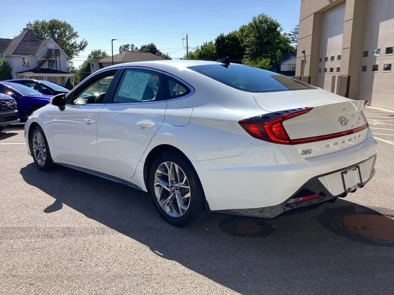 Used 2021 Gray Hyundai SEL image 5