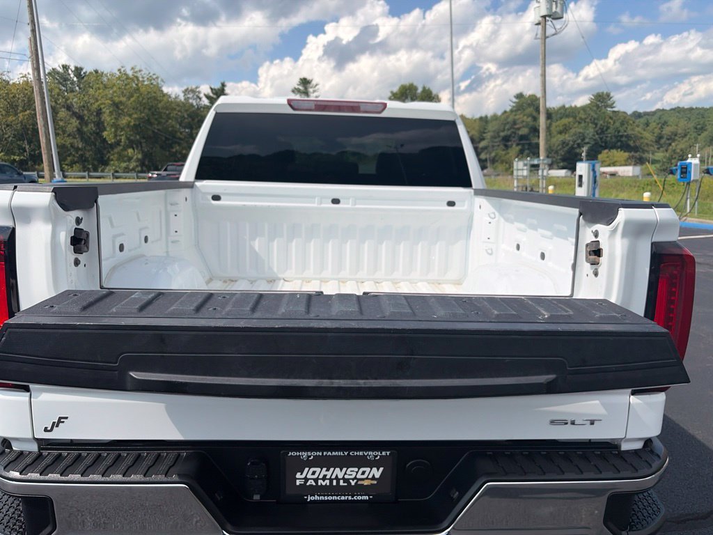 Used 2025 Summit White GMC SLT image 36
