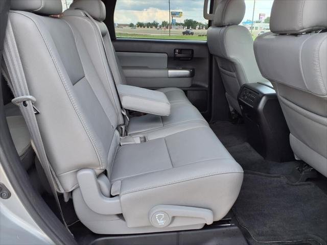 Certified Used 2018 SILVER ME Toyota  image 19