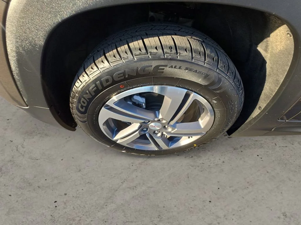 Used 2019 SMOKEY QUARTZ METALLIC GMC SLT image 14
