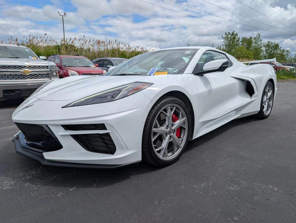 Used 2023 Arctic White Chevrolet 3LT image 5
