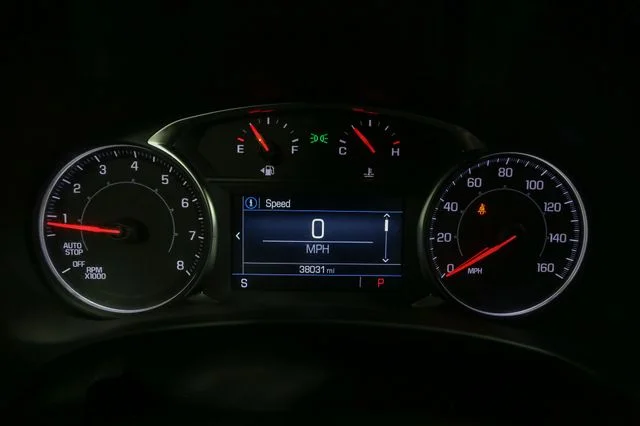 Used 2024 Silver GMC SLE image 31