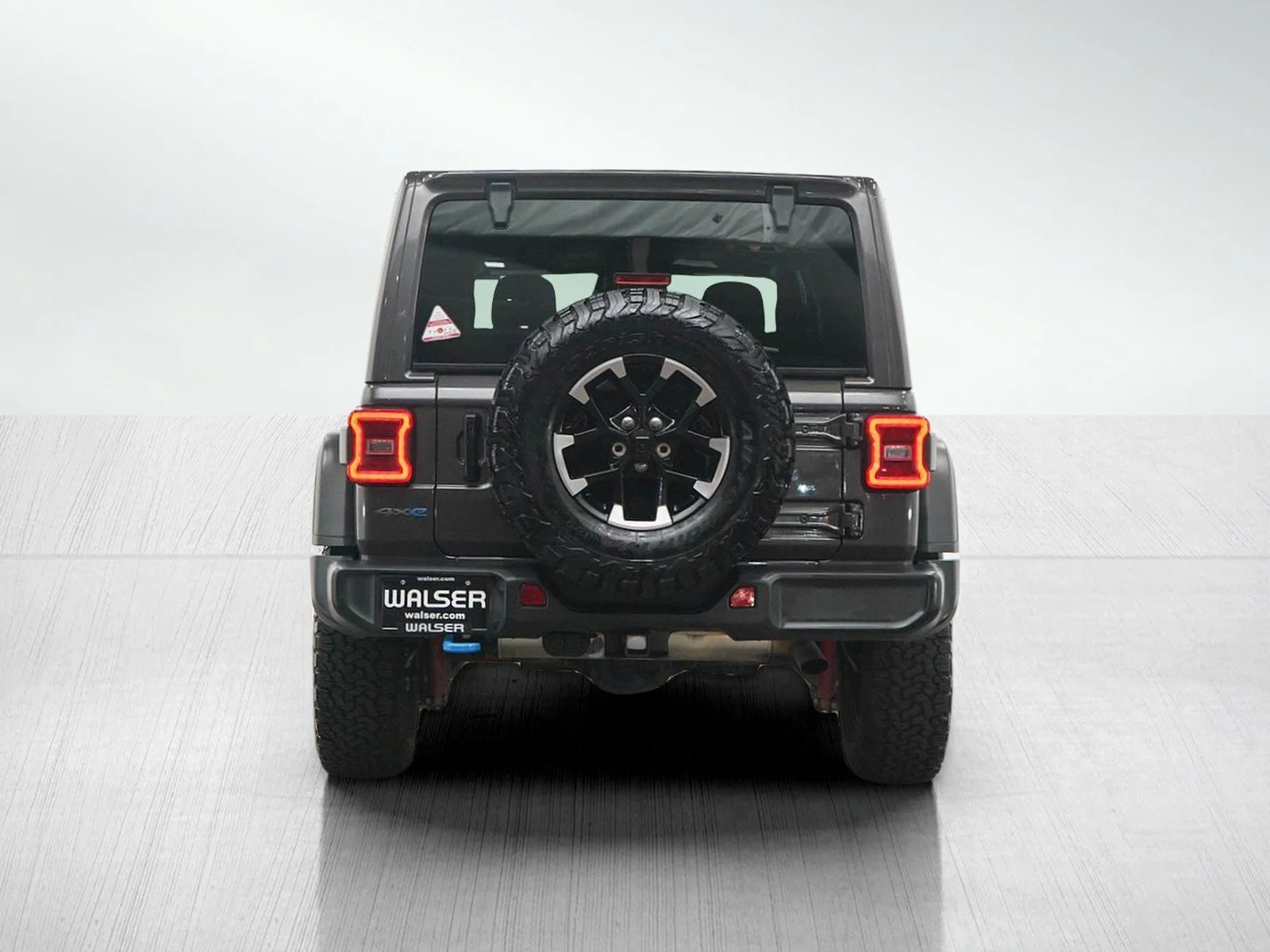 Used 2025 Granite Crystal Metallic Clearcoat Jeep Rubicon 4xe image 4